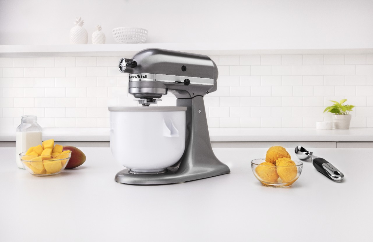 https://www.kitchenaid.hk/content/kitchenaid/en_hk/countertop-appliances/stand-mixers/attachments/_jcr_content/root/main/responsivegrid/responsivegrid_13366/container/wrapperParsys/image_copy.coreimg.jpeg/1575658848856/set-p160708-16.jpeg